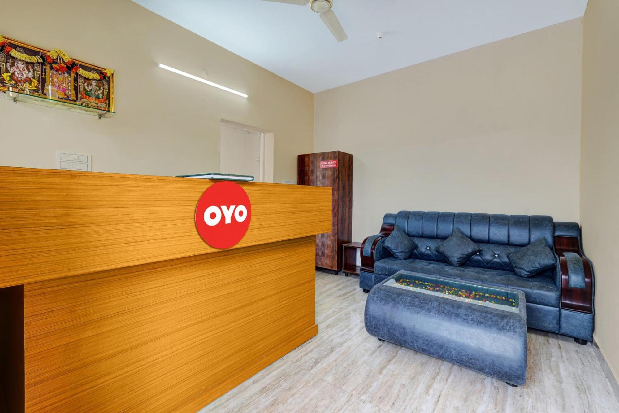 Oyo Flagship Shri Sai Palace Kumbalgod Dış mekan fotoğraf
